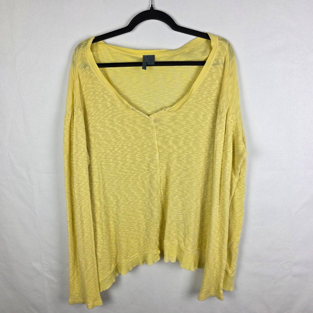 Anthropologie Left of Center Yellow V-Neck Ruffle Hem Knit Top Size M Boho Lagen